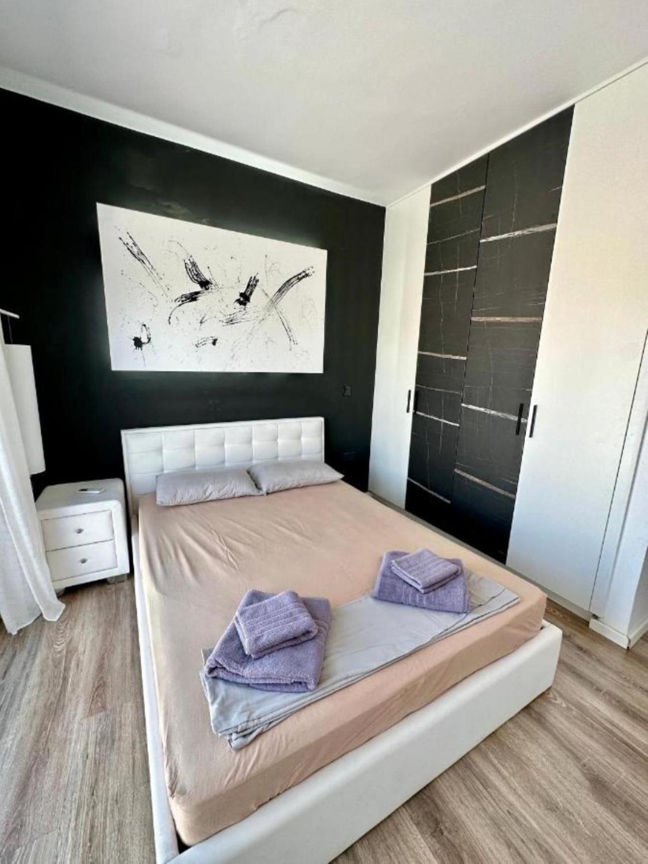 H&O Boulevard Breeze Apartment! Paphos Exterior photo