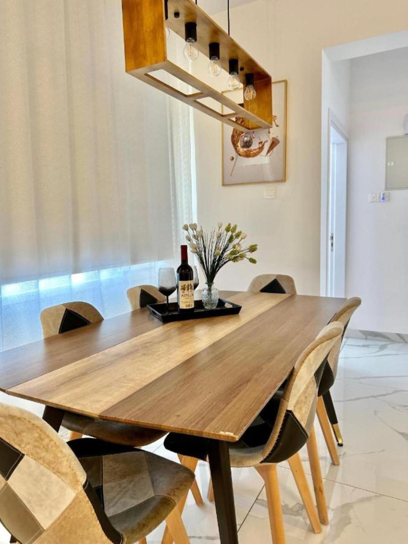 H&O Boulevard Breeze Apartment! Paphos Exterior photo
