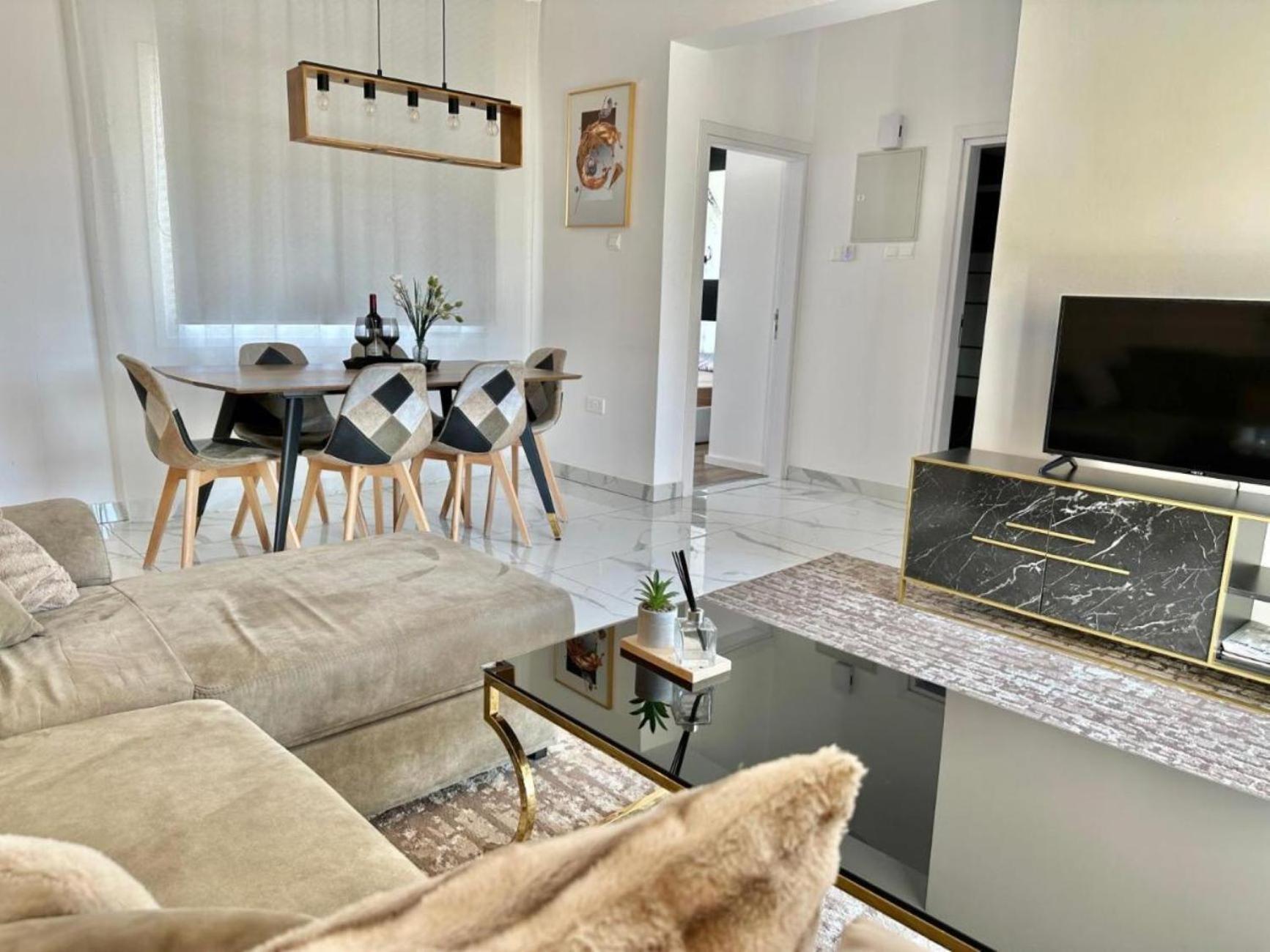 H&O Boulevard Breeze Apartment! Paphos Exterior photo