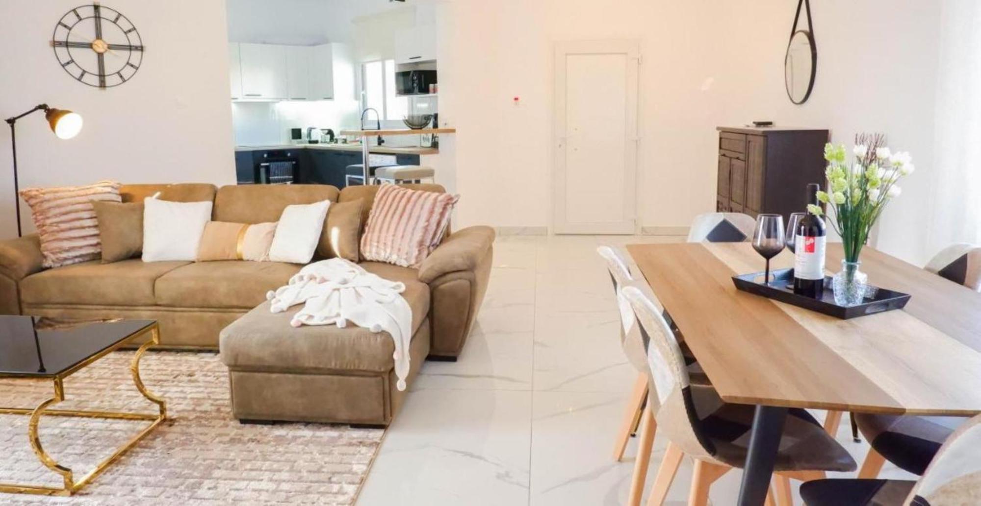 H&O Boulevard Breeze Apartment! Paphos Exterior photo